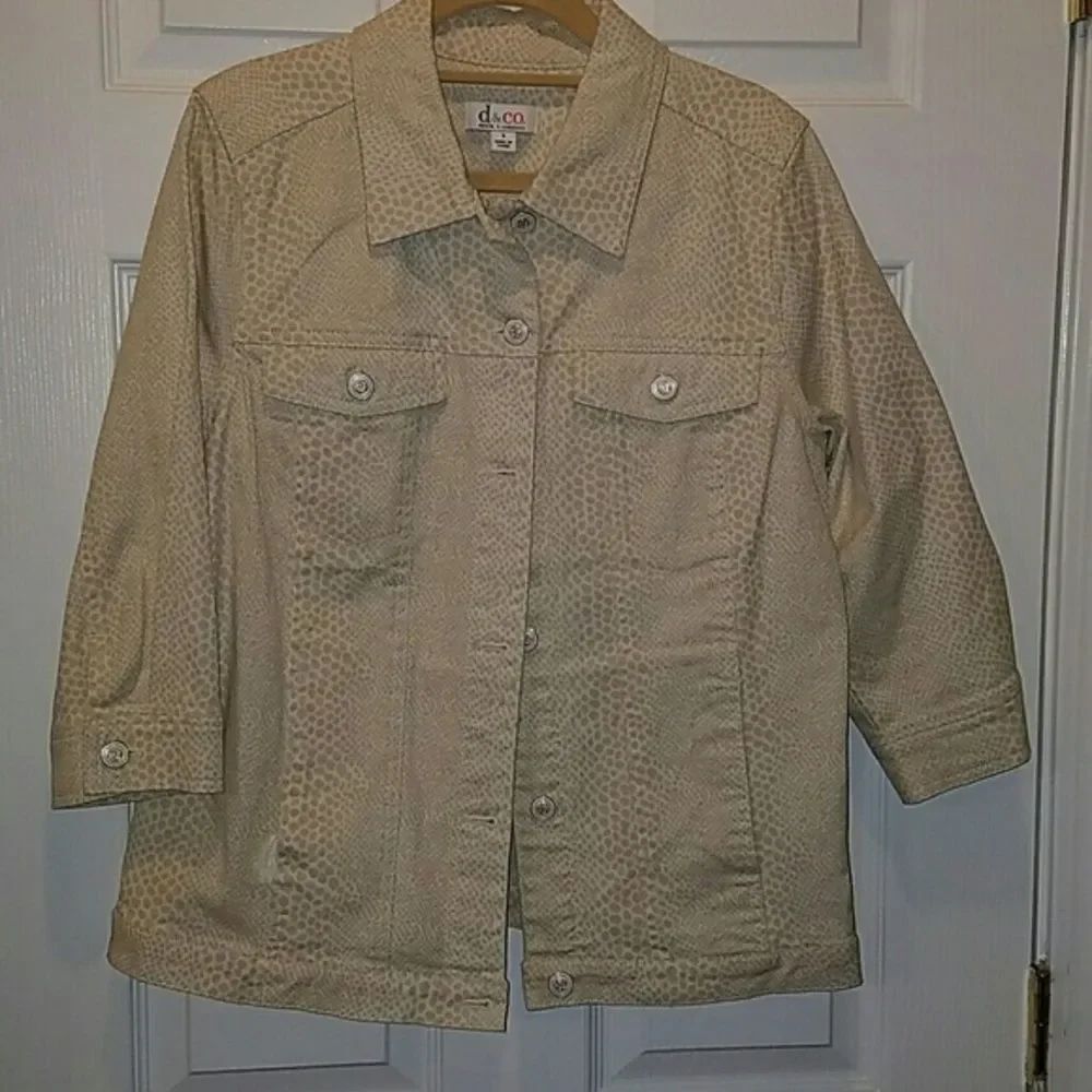 Denim & Company size small EUC print jacket.